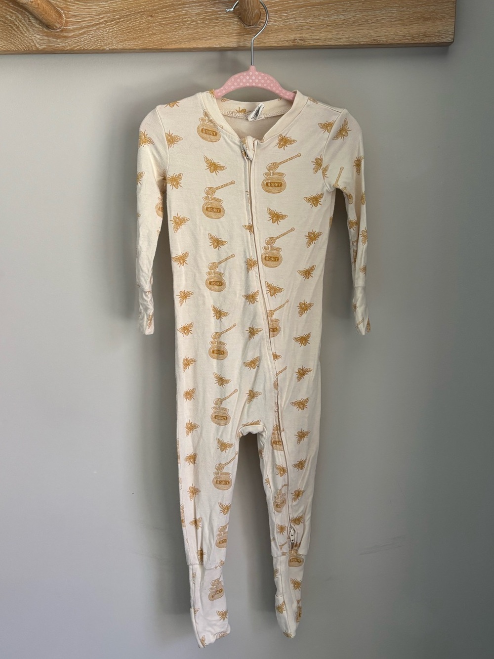 Kate Quinn long sleeve convertible zippy pj, bee & honey, bamboo